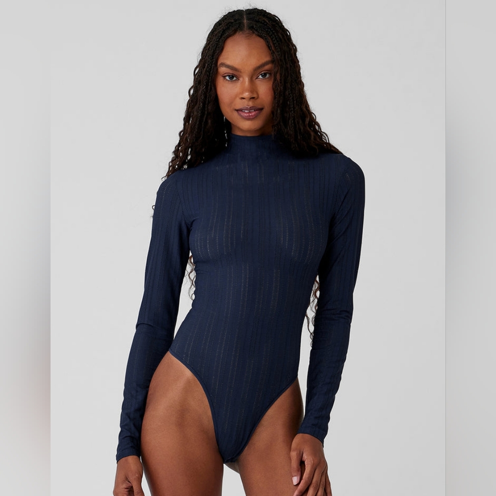 NWT‼️ Alo Yoga Euphoria Long Sleeve Bodysuit